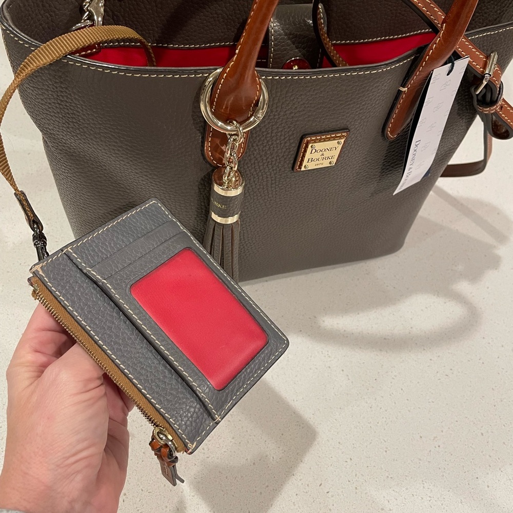 Dooney & Bourke Handbag 👜 - Picture 6 of 10